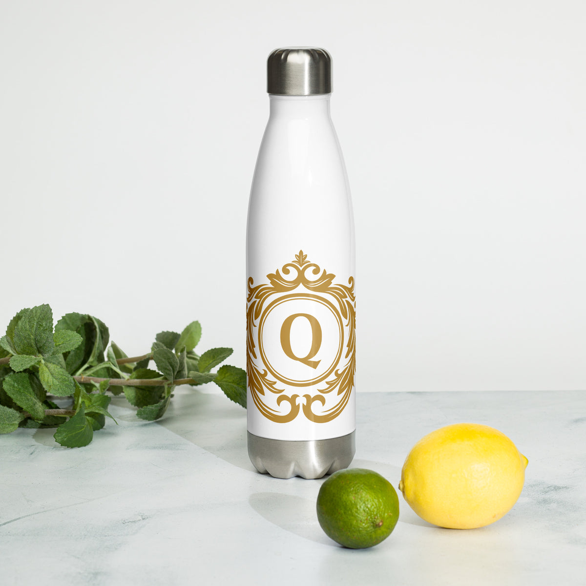 Stainless steel water bottle - Q symbol in Gold